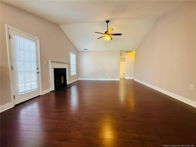 Photo - 318 Hawthorn Dr