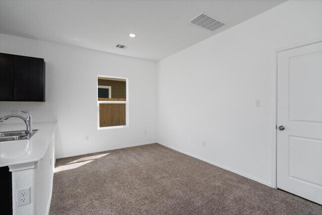 Photo - 301 Freshwater Dr