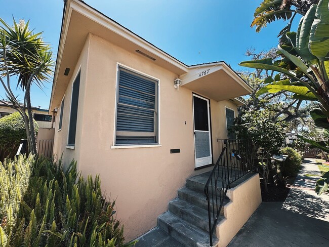Building Photo - Charming 1 Bedroom Cottage in Ocean Beach Unit 4767 Rental