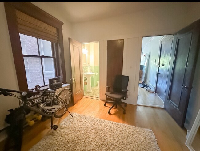 Building Photo - 16 White Street Pl Unit 3 Rental