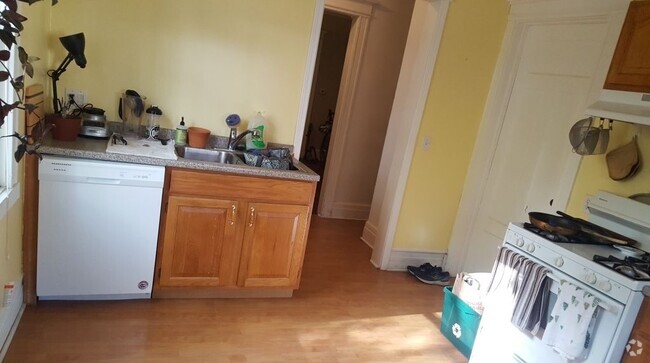 Building Photo - 10 Werner Park Unit Apt 1