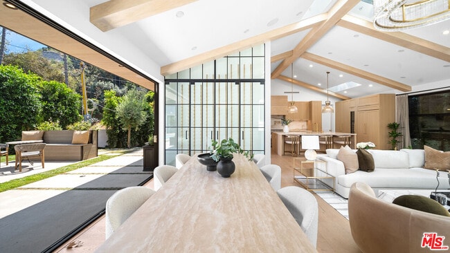 1914 Laurel Canyon Rd