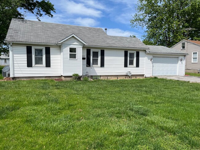 3 bedroom 2 bath in Jerseyville - 3 bedroom 2 bath in Jerseyville House