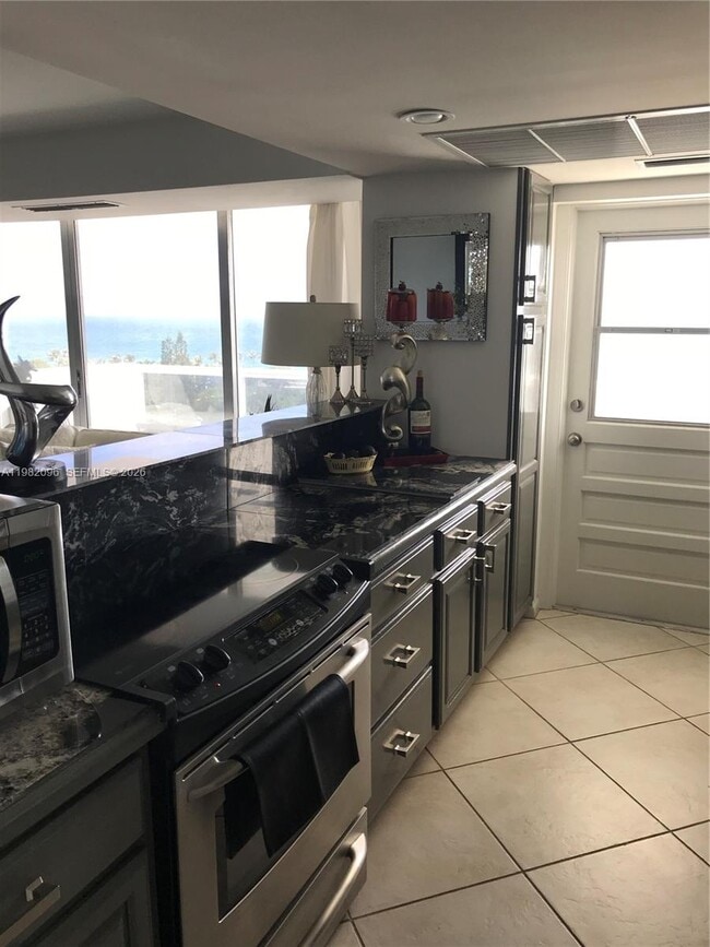 Photo - 2841 N Ocean Blvd Unidad 1208