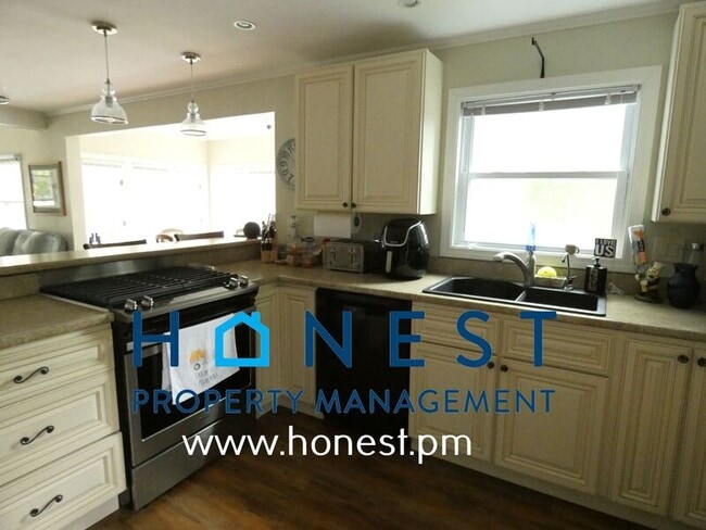 Photo - 113 Williamson Rd