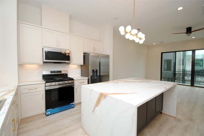 Building Photo - 6312 Illinois St