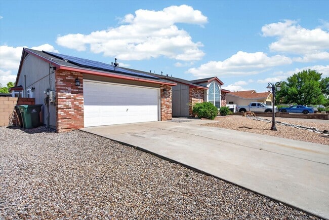 Photo - 2413 Agua Fria Dr NE