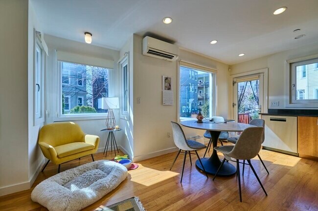 Photo - 17 Clary St
