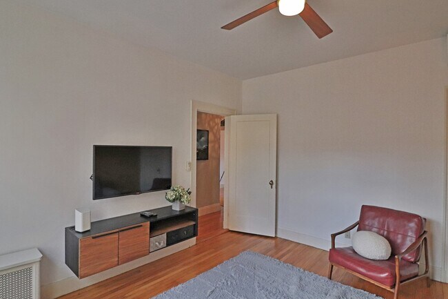 143 Beaconsfield Rd Unit 3