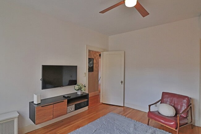 Photo - 143 Beaconsfield Rd Unit 3