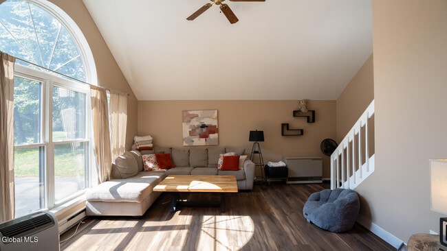 Photo - 64 Meadow Rue Pl