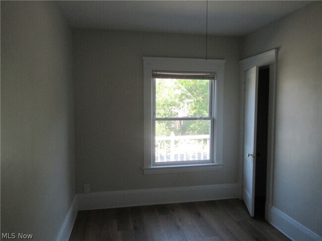 Photo - 1518 Ridgewood Ave Unit Upstairs