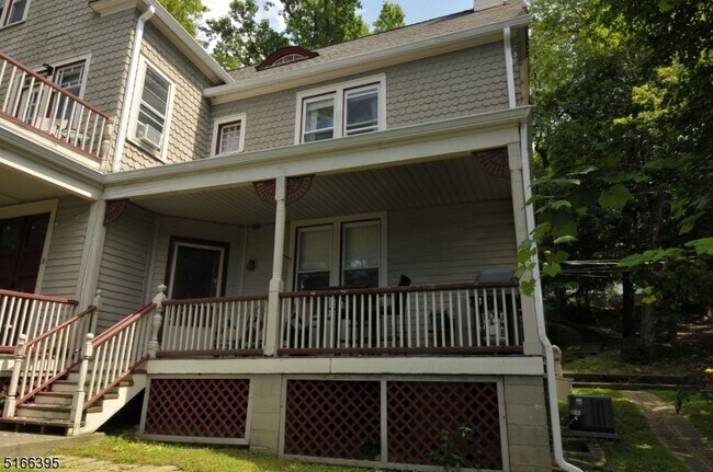 Photo - 76 Western Ave Unidad 2