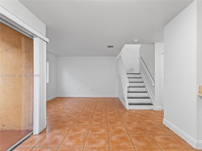 Photo - 6205 SW Kendale Lakes Cir Unit 290