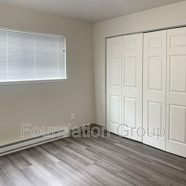 Photo - 10521 Midvale Ave N