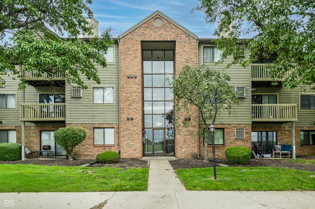 Building Photo - 4351 Village Pkwy Cir W Unit 7