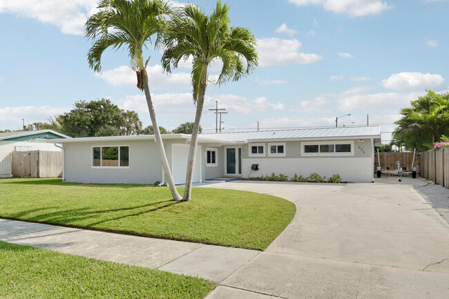 Photo - 636 Eastwind Dr