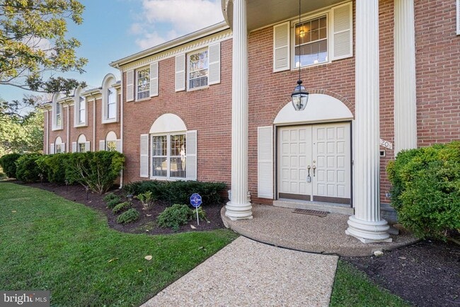 Building Photo - 6209 Stoneham Ln