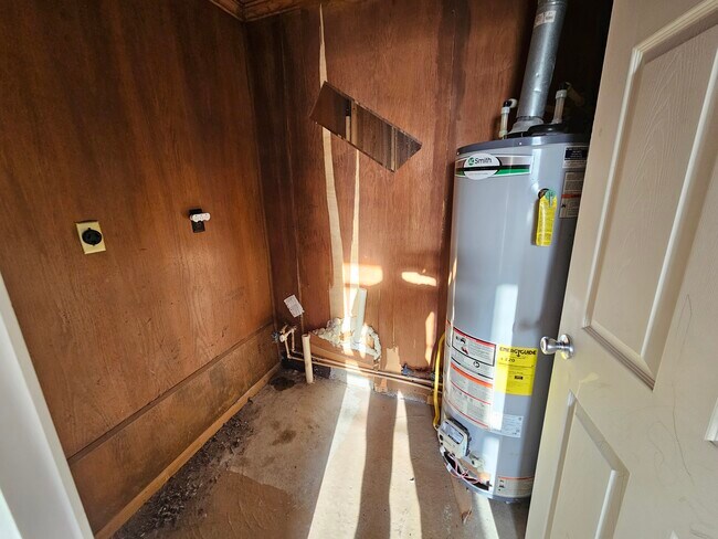 Photo - 1502 S College St