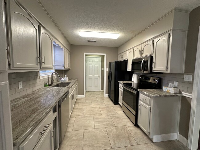 Photo - Come take a look at this 3-bedroom 2-bath home on the West side of Russellville.