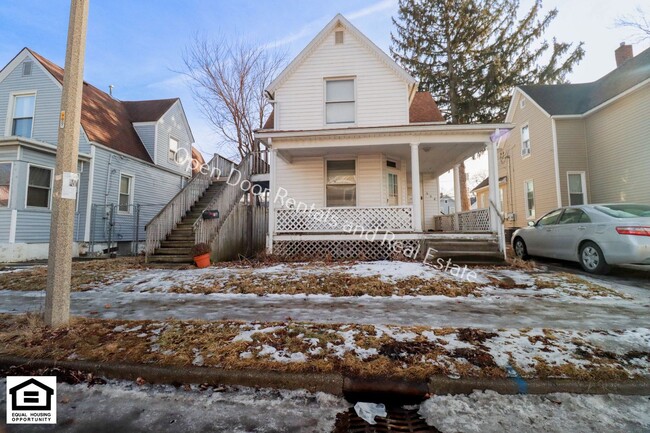 Building Photo - 608 Anderson Ave Unit 608 1/2 Anderson Rental