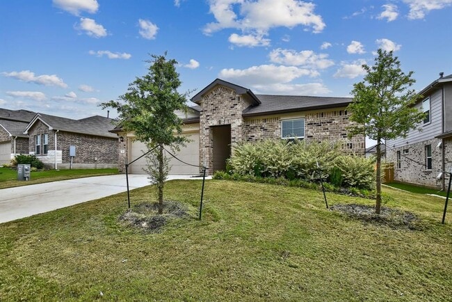 Photo - 210 Briggs Ln