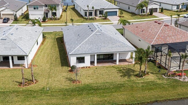 Photo - 818 SE Courances Dr