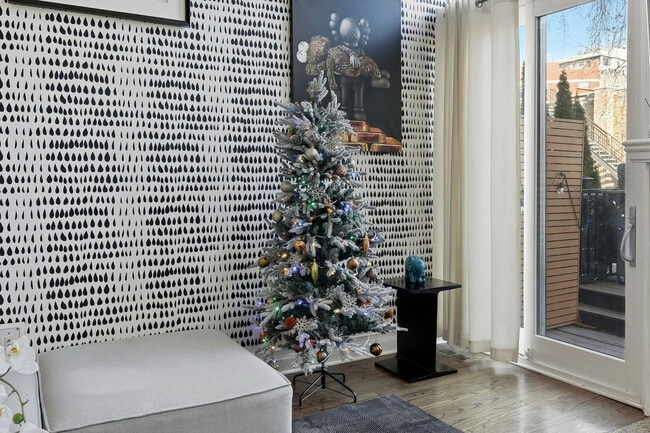 Photo - 657 N Carpenter St Unit ID1381285P