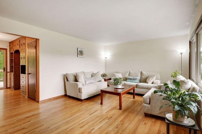 Photo - 656 17th Ave NW