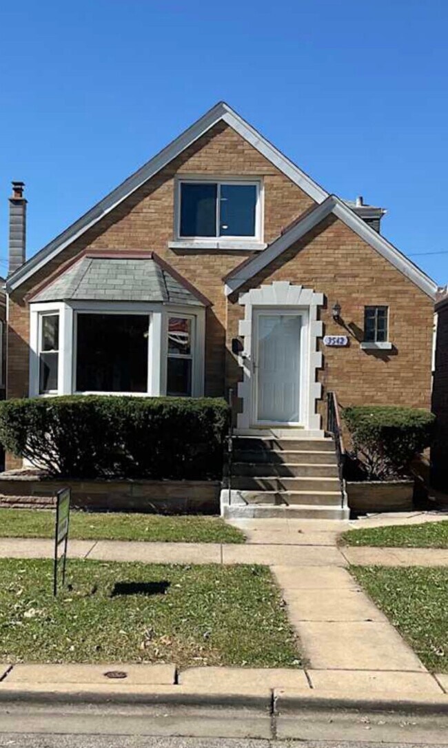 Building Photo - 3545 Wesley Ave