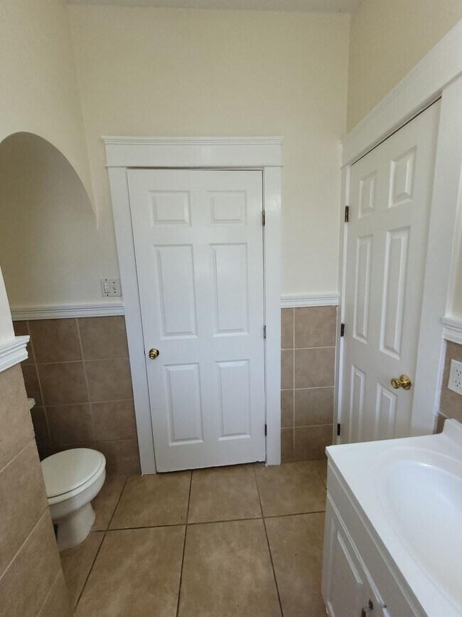 Photo - 3 Bedroom Apt. steps from Xavier University New Orleans Unit 4702 Euphrosine