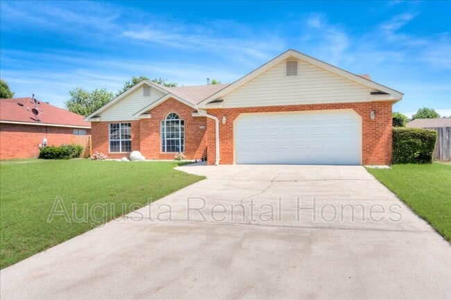 Photo - 141 Summerfield Cir