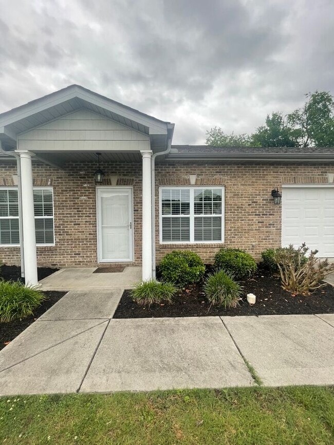 Charming 2 Bed, 2 Bath Home with Garage - Charming 2 Bed, 2 Bath Home with Garage