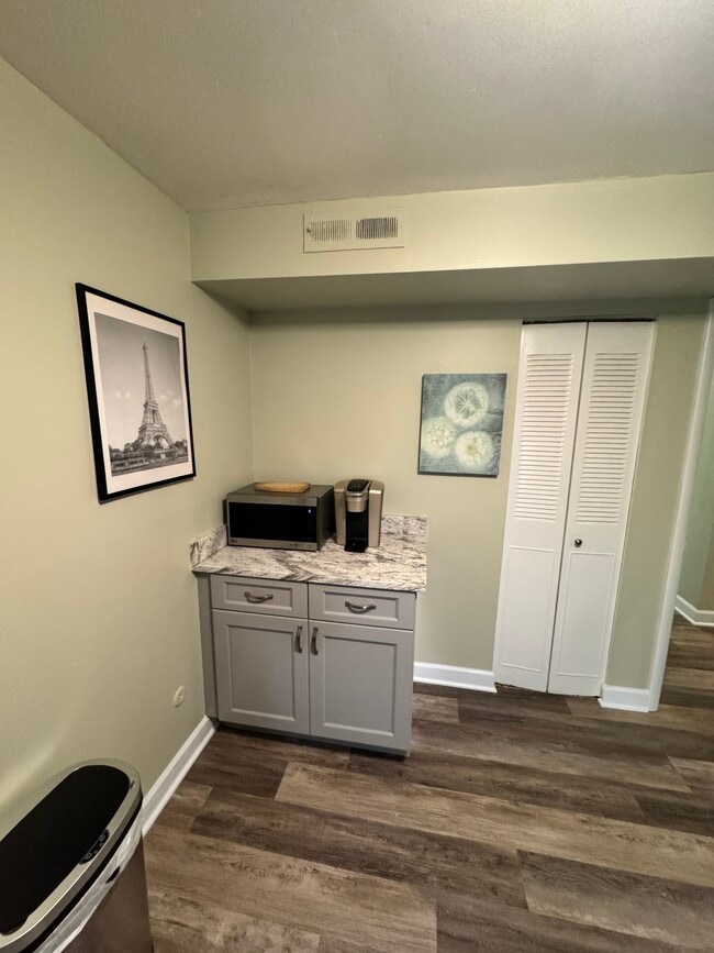 Photo - 10118 Little Pond Pl Unidad #1