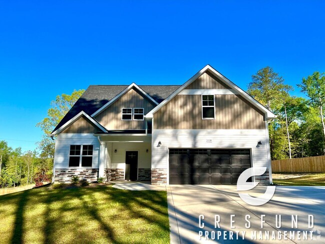 Building Photo - Close to Fort Bragg/Master BR Downstairs S... Rental