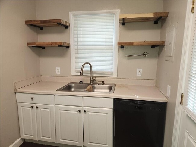 Photo - 2457 Richard Ave