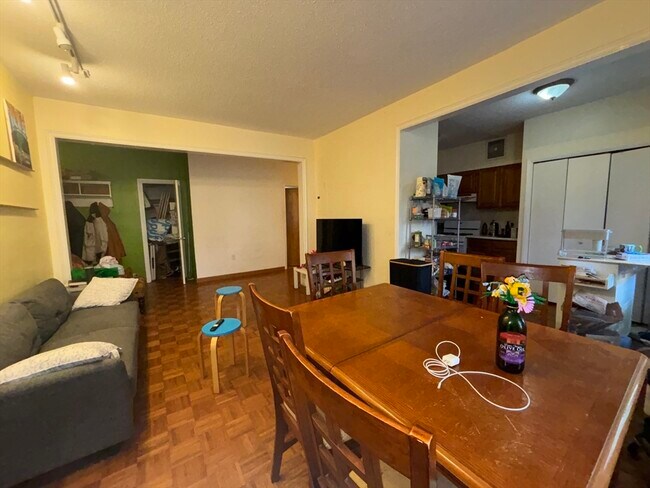 12 Prince St Unit 2