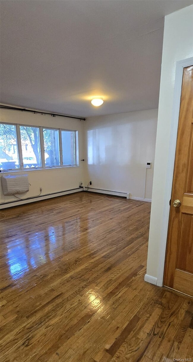Building Photo - 29-11 31st Ave Unit 1F Rental