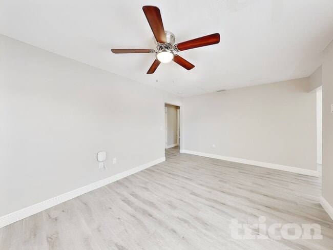 Photo - 8307 N Elmer St