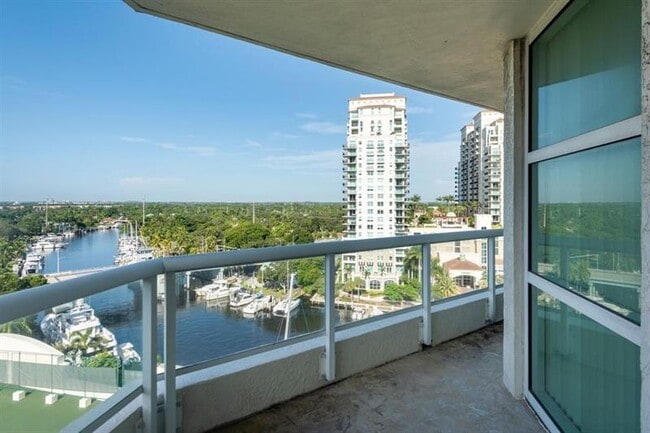 Building Photo - 401 SW 4th Ave Unit 1102 Rental