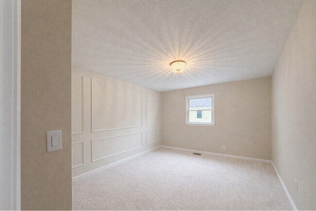 Photo - 109 Watzel Ln