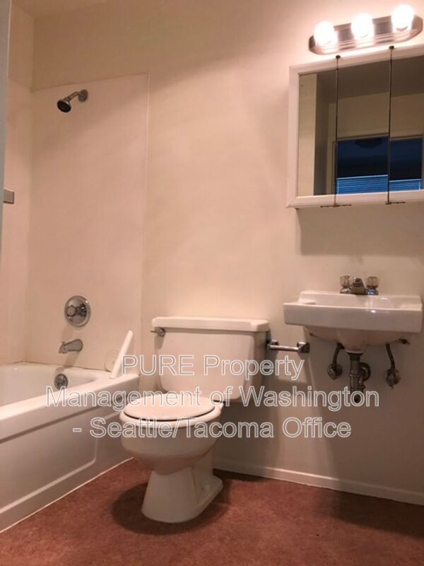 Photo - 2356 Alki Ave SW