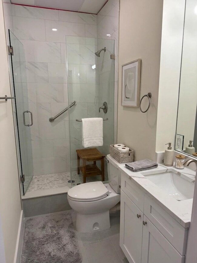 15950 Bay Vista Dr Unit 204