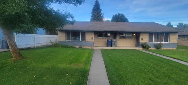 Building Photo - 920 Gellatly St