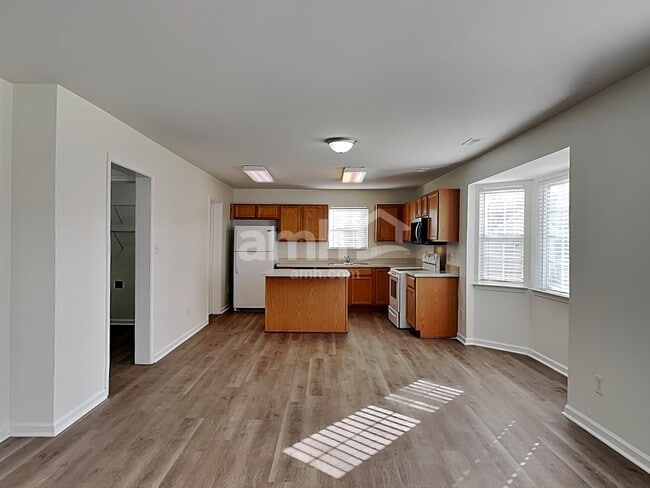 Photo - 244 Royalton Rd