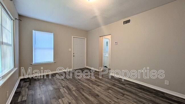 Photo - 3500 W Cervantes St