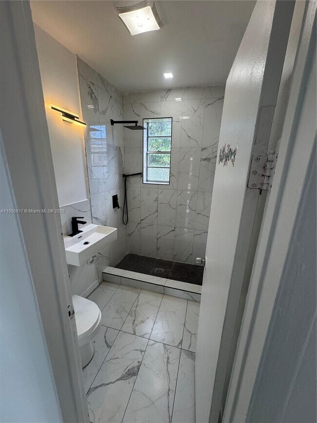 Photo - 14155 NE 14th Ave Unit C