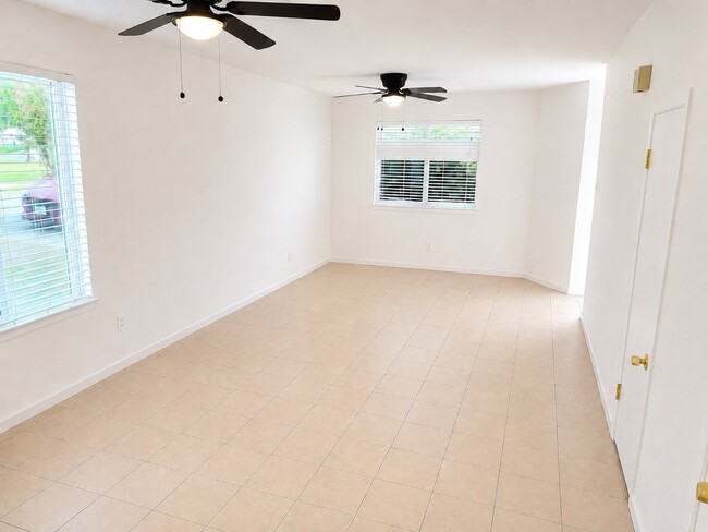 109 Rhonda St Unit A