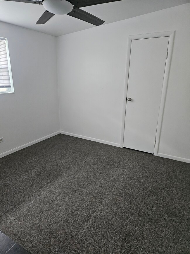 Photo - 24 W 37th St Unidad #2