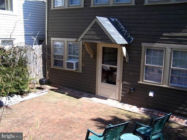 Building Photo - 403 S Braddock St